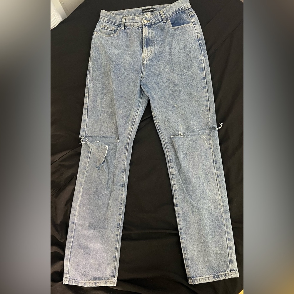 Prettylittle thing Ripped Straight leg Jeans
